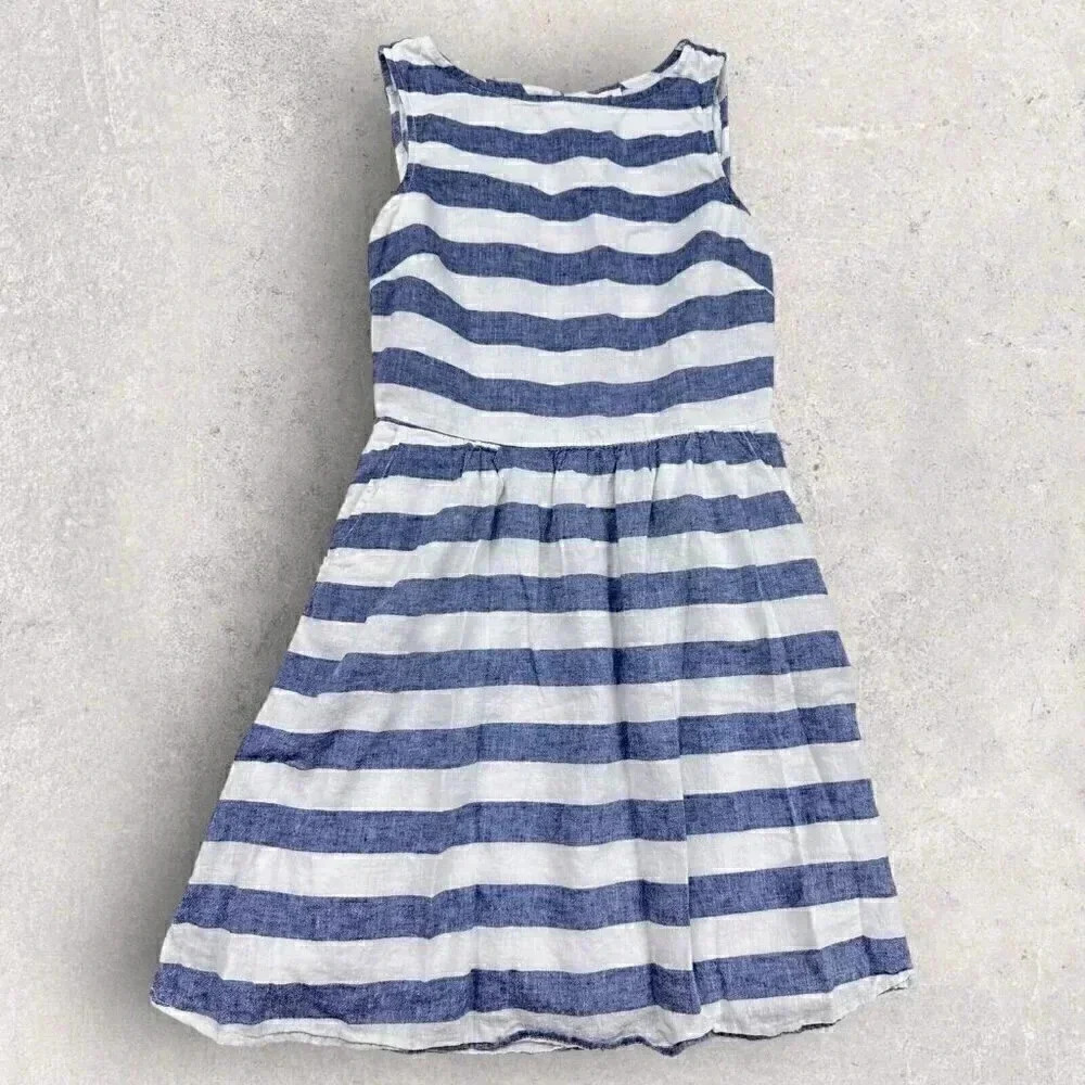 White and Blue striped sleeveless dress with pockets women’s size Small